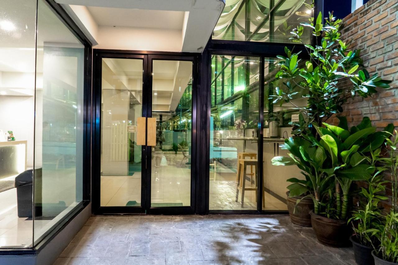 Hotel Roomquest Don Mueang Airport Banguecoque